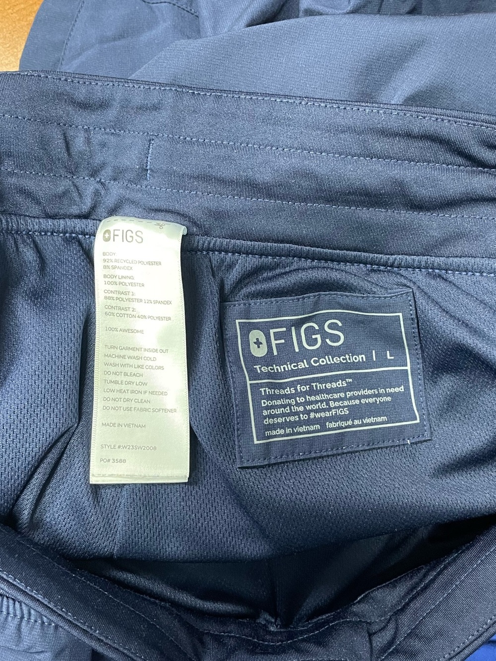Sz Large 2 sets (4 pieces) navy blue, FIGS scrubs (Zamora joggers Catarina tops - Picture 5 of 15
